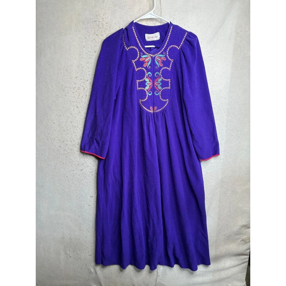 Vanity Fair Vintage Purple Fleece Embroidered Caftan Robe Made in USA Medium